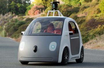 Google hledá zaměstnance. Budou „řídit“ vůz, který se řídí sám, a dostanou 500 Kč na hodinu