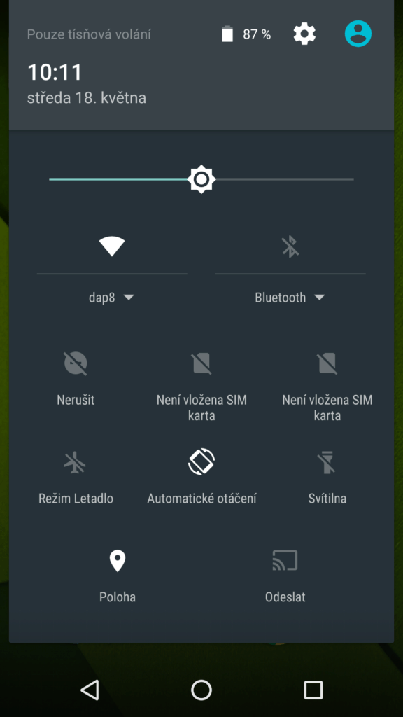 Moto X Play stažená roletka