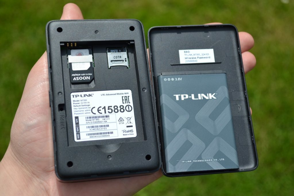 TP Link M7350 konstrukce odejmutý zadní kryt 1