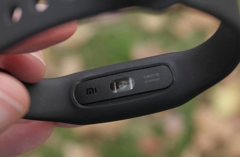 Xiaomi Mi Band Pulse review photo 03