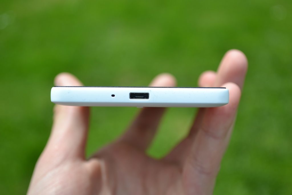 Xiaomi Mi4i MicroUSB konektor