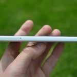 Xiaomi Mi4i – konstrukce, boční strana