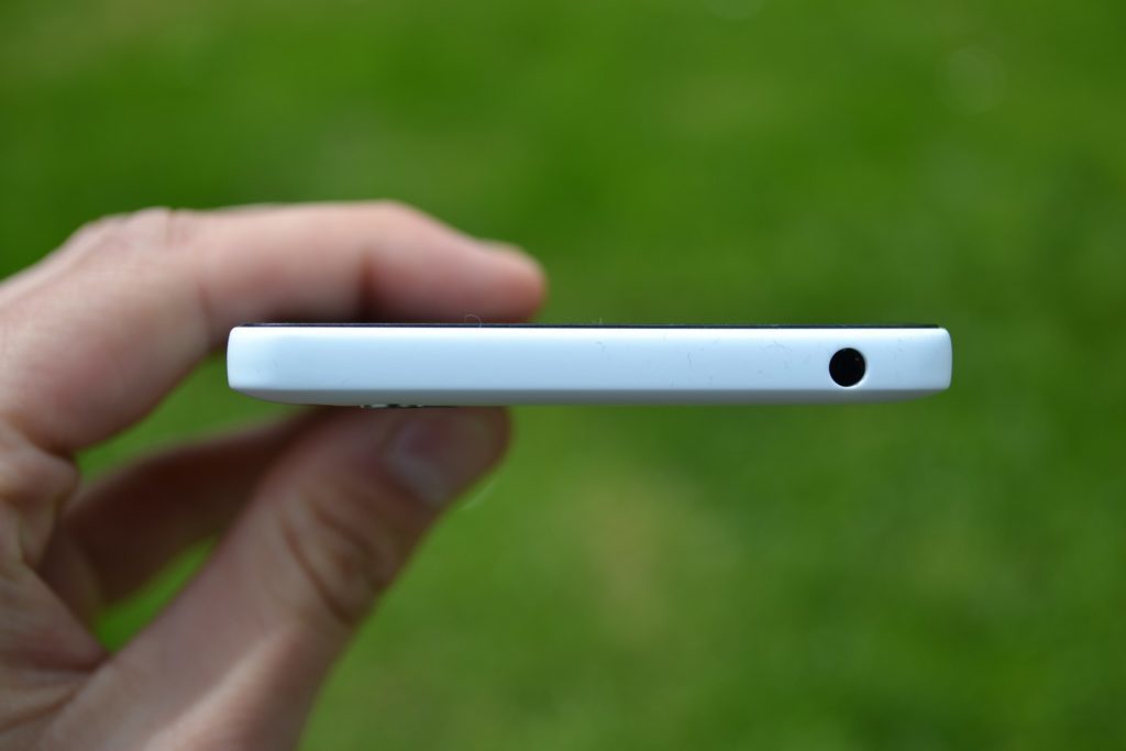 Xiaomi Mi4i konstrukcem jack sluchátka