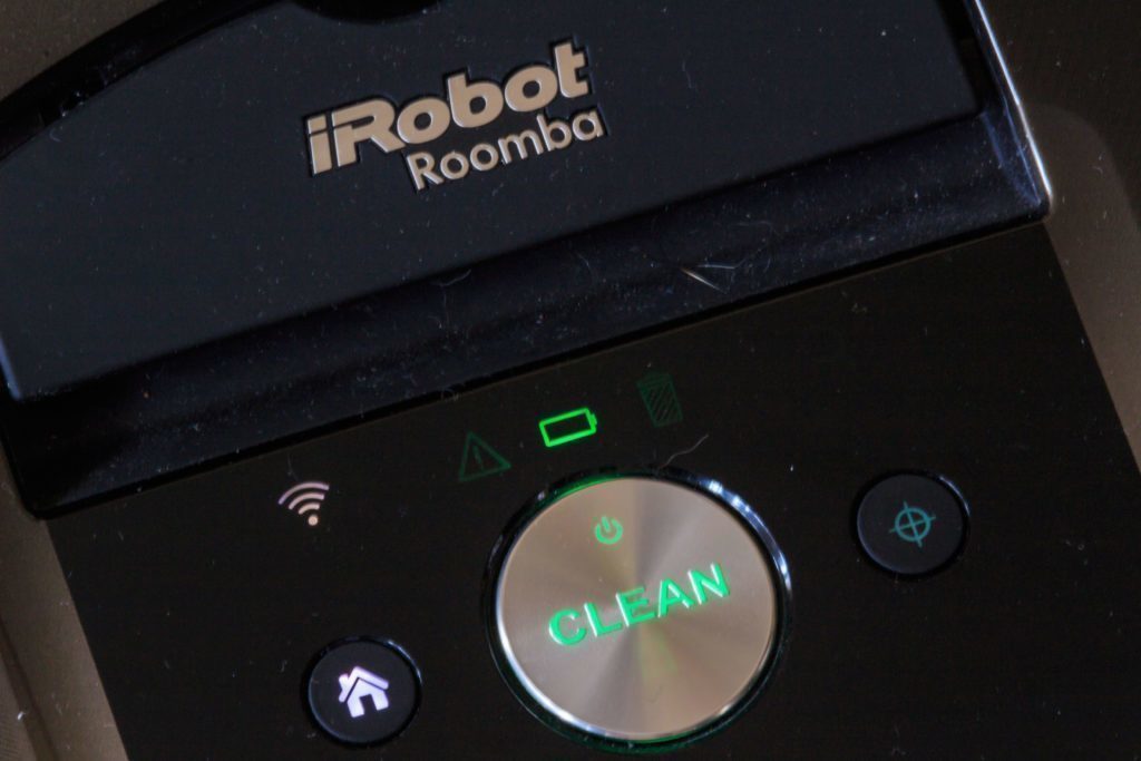 iRobot Roomba 980 - tlačítka a ikonky