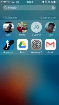 Apple iPhone SE – iOS 9, domácí obrazovka 2
