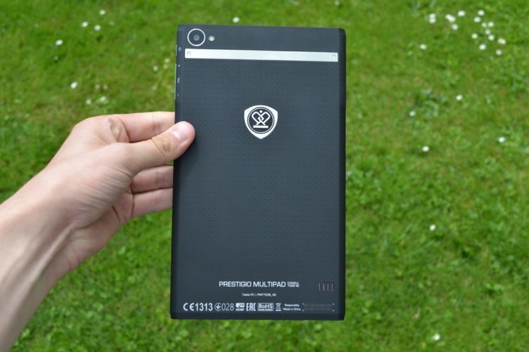 Prestigio MultiPad Consul 7008 4G - konstrukce, zadní strana (1) Prestigio MultiPad Consul 7008 4G - konstrukce, zadní strana (1)