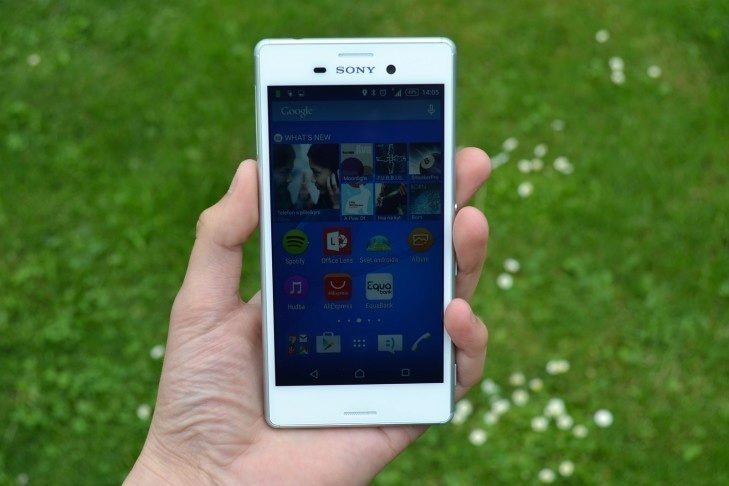 Sony Xperia M4 Aqua - přední strana telefonu (1)