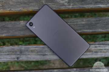 Sony Xperia X záda