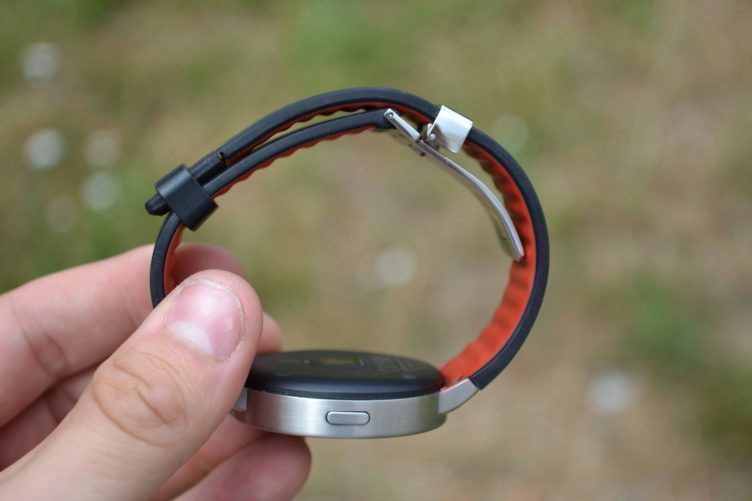 Alcatel One Touch Watch - konstrukce, pásek (9) Alcatel One Touch Watch - konstrukce, pásek (9)