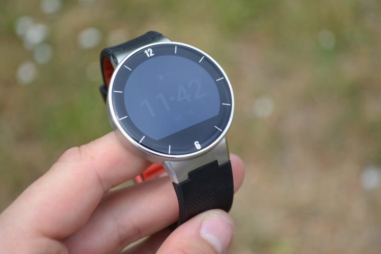 Alcatel One Touch Watch - konstrukce, přední strana (12) Alcatel One Touch Watch - konstrukce, přední strana (12)