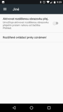 Rozšířené ovládací prvky oznámení.