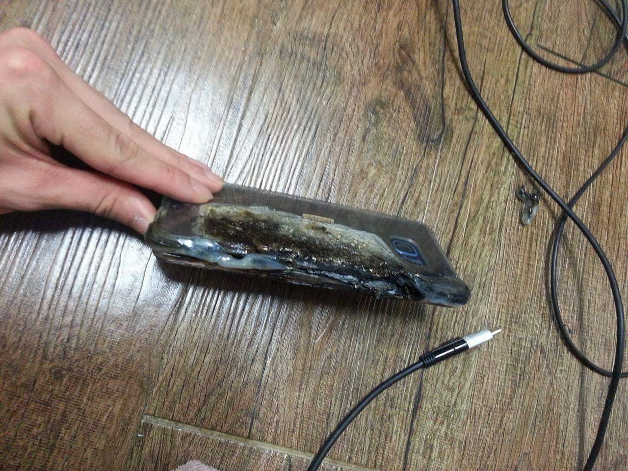 Galaxy Note 7 zničený explozí
