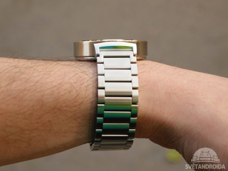 Huawei Watch - konstrukce, z boku Huawei Watch - konstrukce, z boku