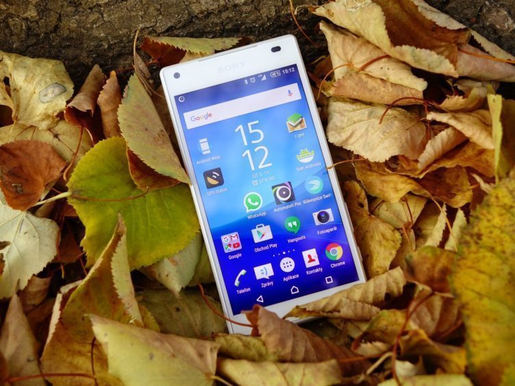 Sony Xperia Z5 Compact - displej, barvy Sony Xperia Z5 Compact - displej, barvy