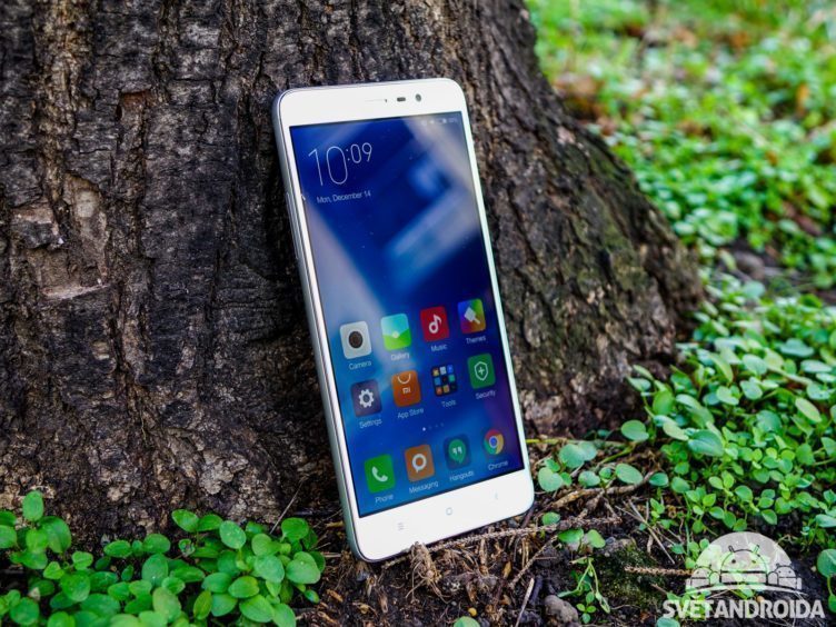 Xiaomi Redmi Note 3 - konstrukce, přední část telefonu (2) Xiaomi Redmi Note 3 - konstrukce, přední část telefonu (2)