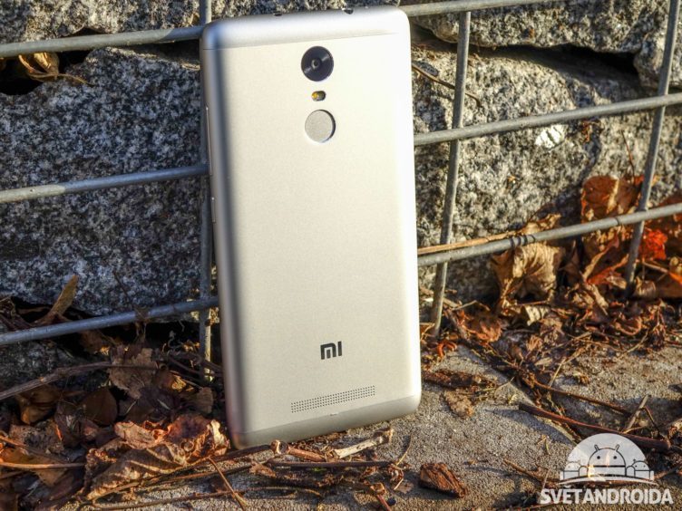 Xiaomi Redmi Note 3 - konstrukce, zadní část telefonu (2) Xiaomi Redmi Note 3 - konstrukce, zadní část telefonu (2)