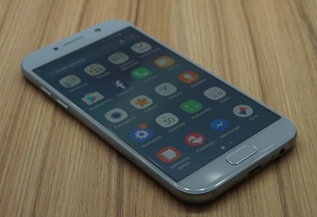 Galaxy A5 2017 zapnuty displej