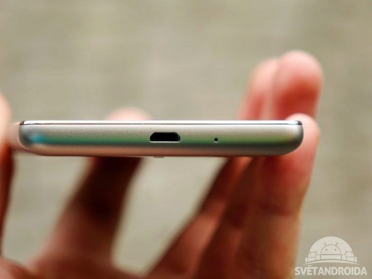 Xiaomi Redmi 3 - konstrukce, Micro USB