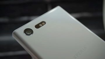 Sony Xperia X Compact zadni strana