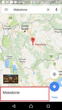 Spodní bílá lišta s názvem