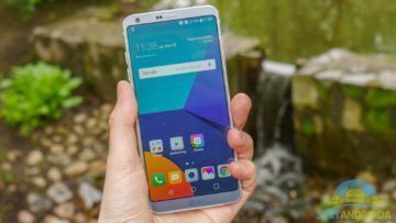 LG G6 konstrukce v ruce