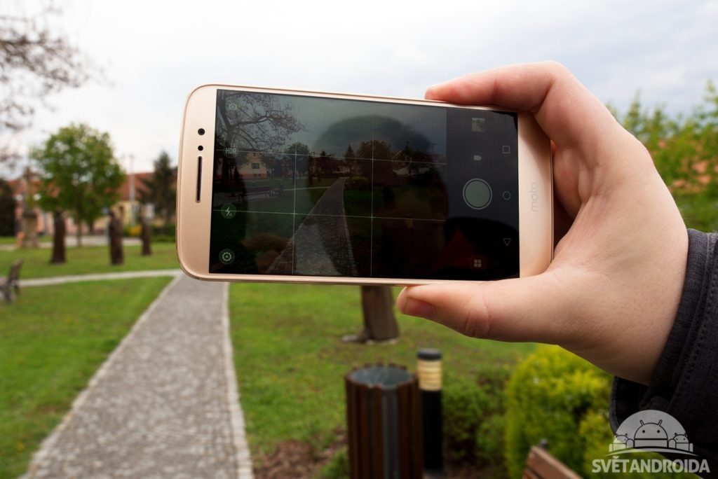 Lenovo Moto M přední strana