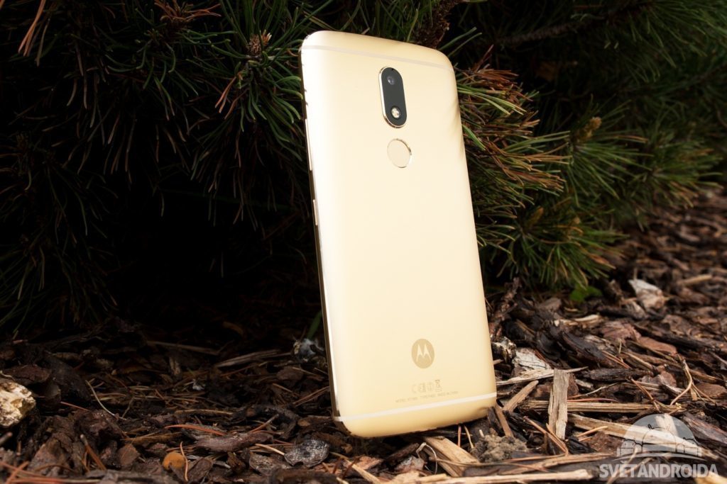 Lenovo Moto M záda 2