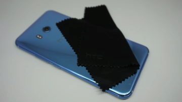 HTC U11 baleni (2)