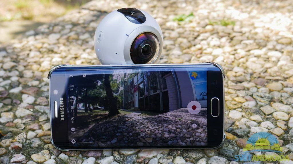 Samsung Gear 360-kamera a telefon