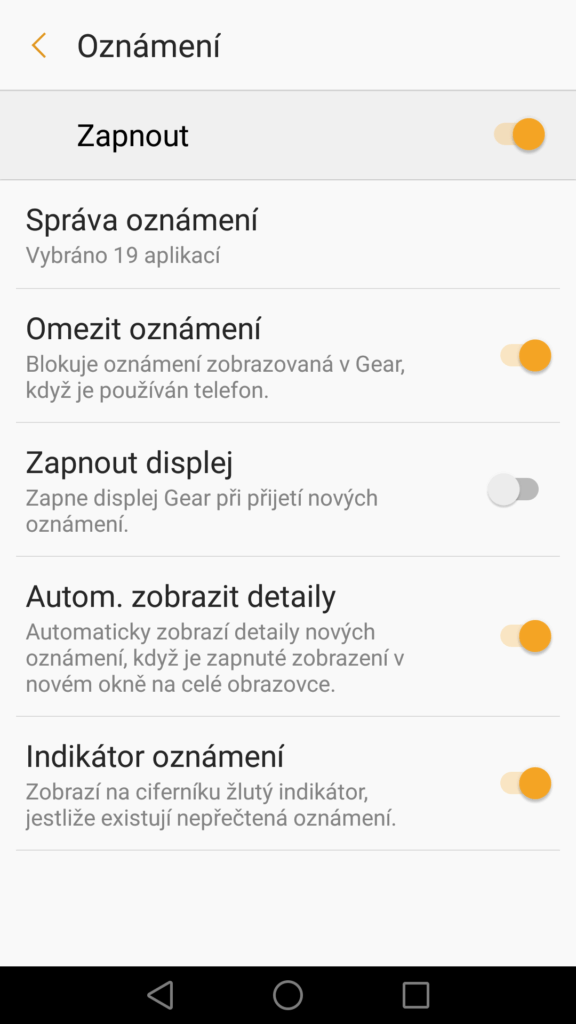 Samsung Gear Fit 2 aplikace Gear 4