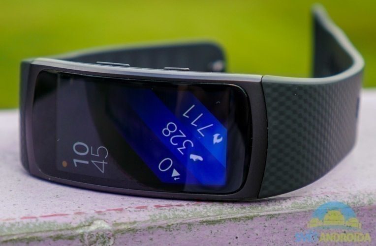 Recenze Samsung Gear Fit 2