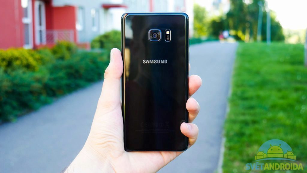 Samsung Galaxy Note 7 - konstrukce, zadní strana