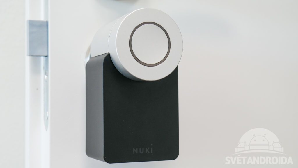 nuki-smart-lock-na-dverich