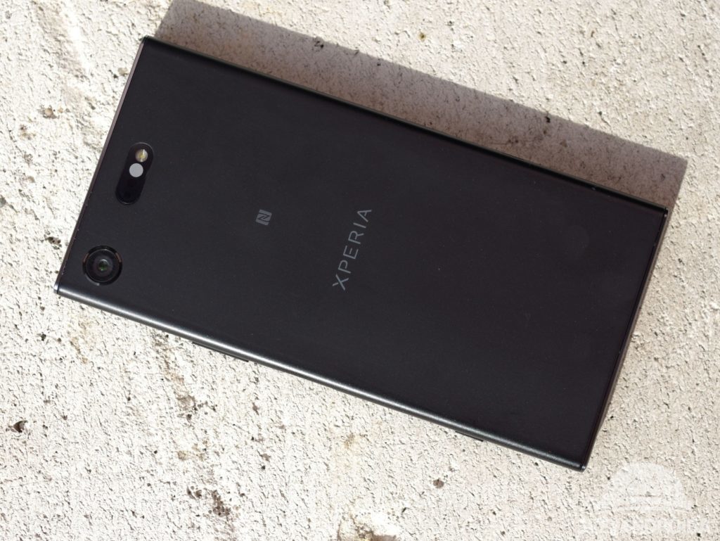 Sony Xperia XZ1 Compact záda 3