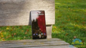 Telefon Essential Phone PH-1-konstrukce-predni strana 2