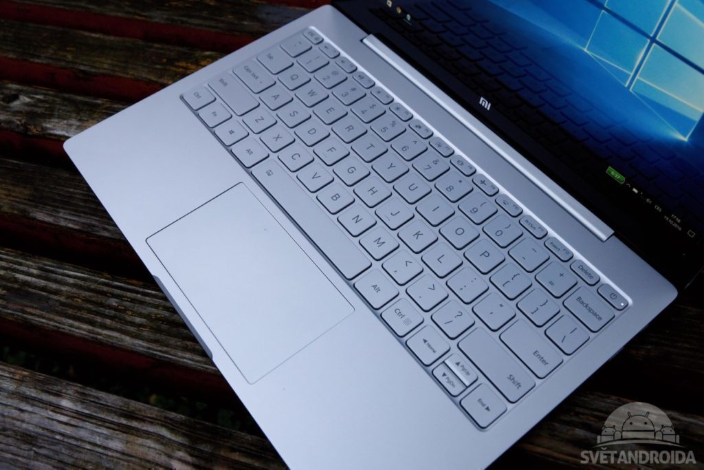 xiaomi-mi-notebook-air-125-klavesnice