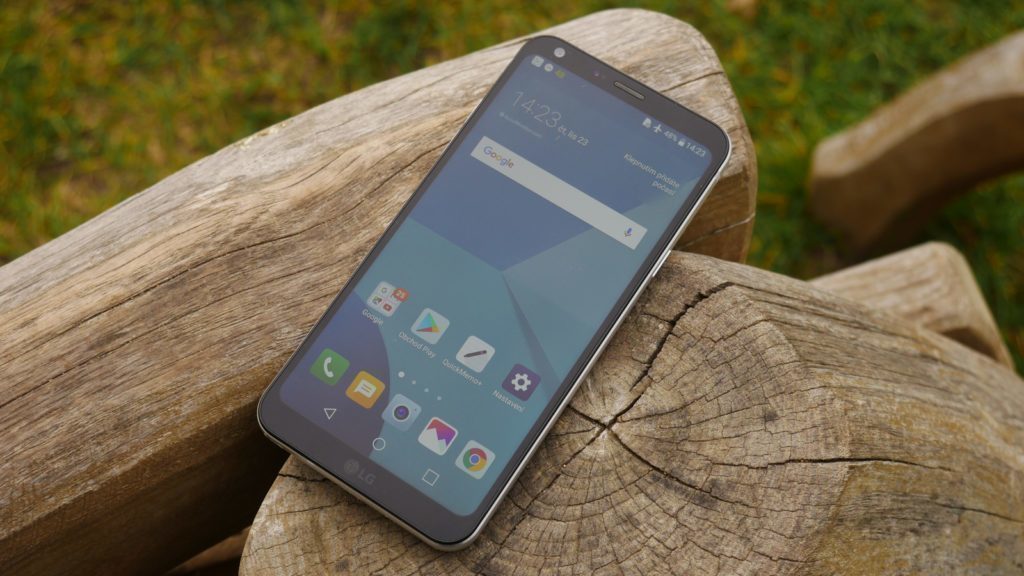 Recenze LG Q6-konstrukce-displej