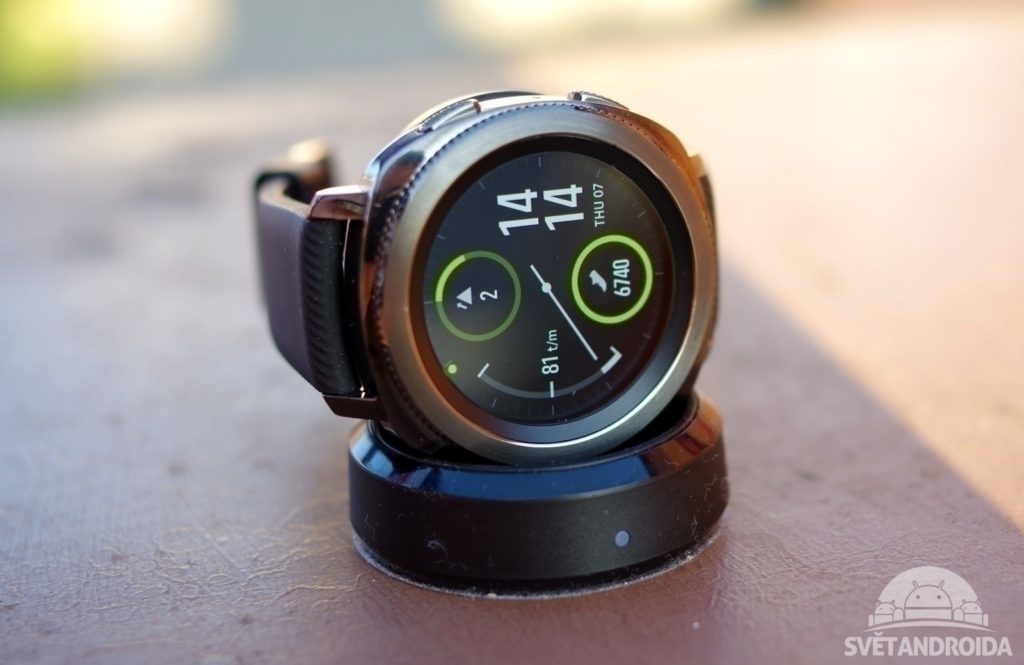 Samsung Gear Sport displej