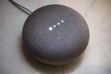 asistenta Google Home