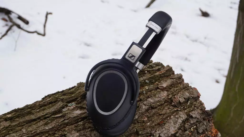Sennheiser PXC 550 design