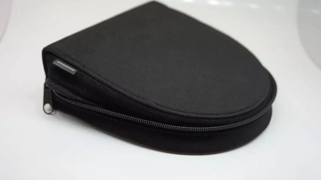 Sennheiser PXC 550 obal