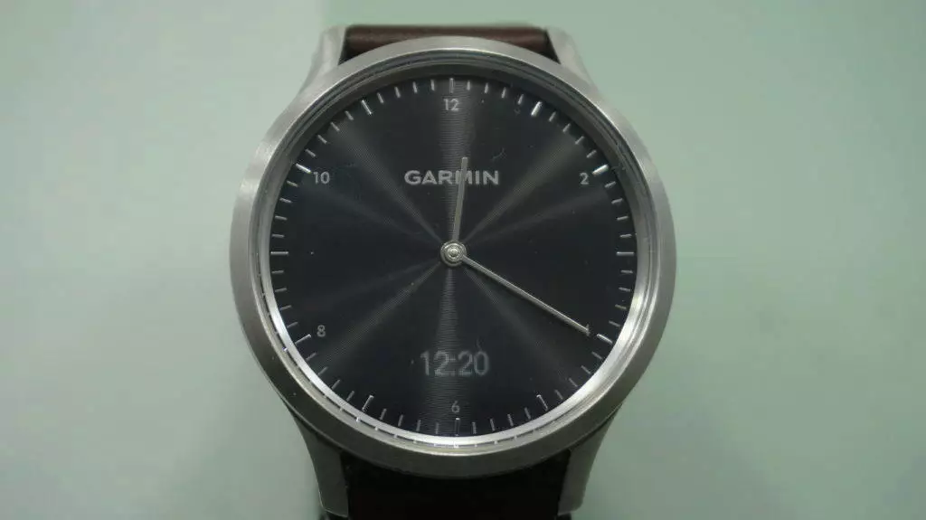 displej garmin vivomove hr