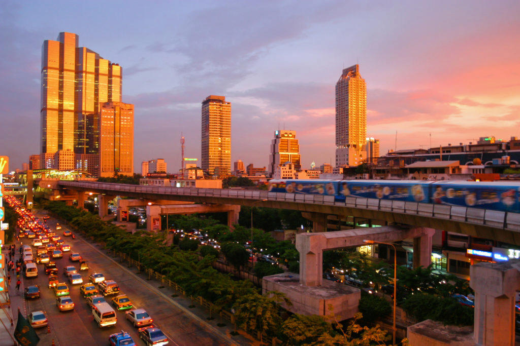 Bangkok během zlaté hodiny (zdroj Wikipedia)