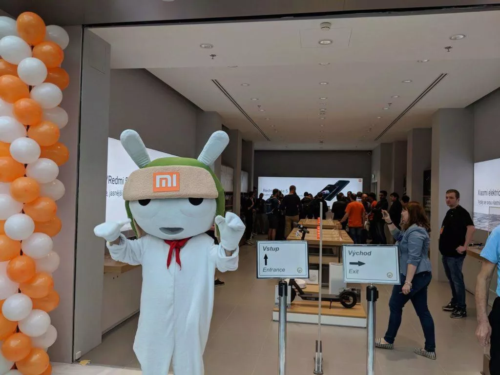 xiaomi mi store maskot