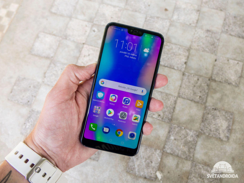 Displej telefonu Honor 10 má výřez