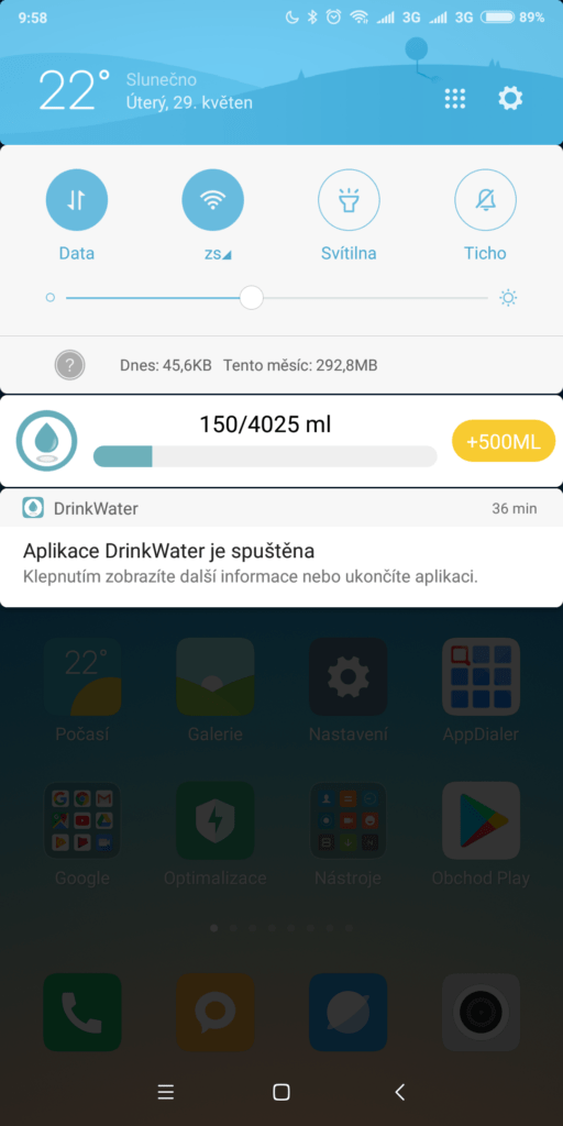Informace v notifikacích Drink Water Reminder