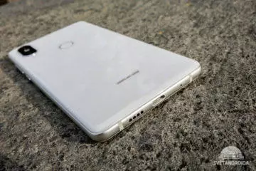 Mobilu Mi Mix 2S chybí 3,5mm jack, vystačit si musíte s USB-C