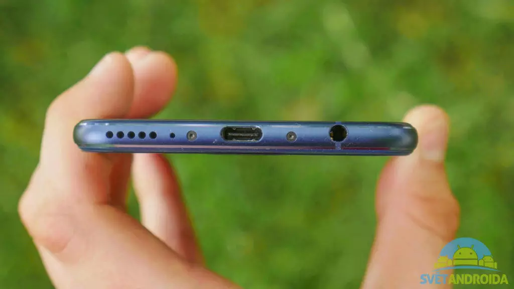 Recenze-Honor View 10-konstrukce-konektory