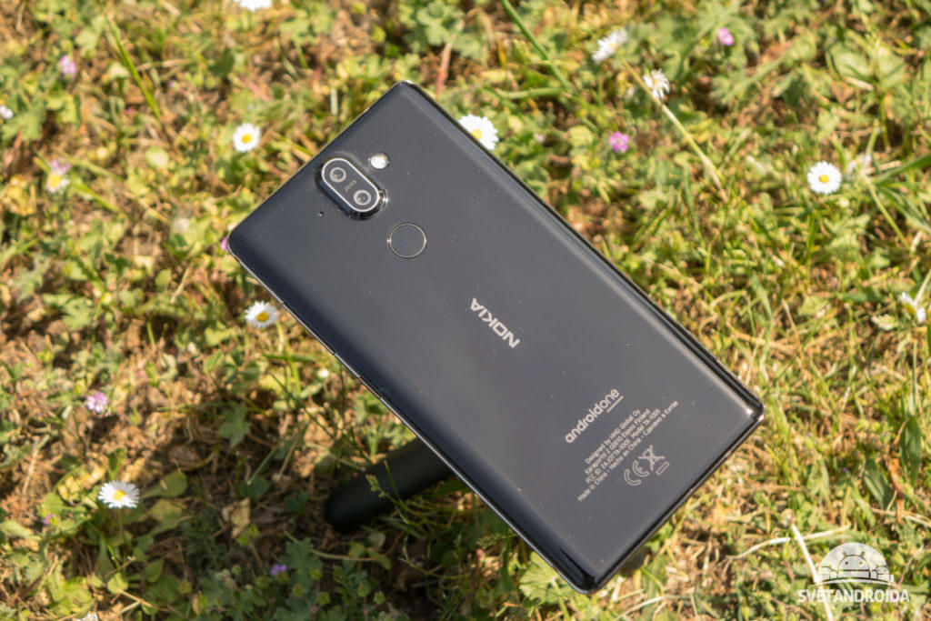 nokia 8 sirocco je kvalitně zpracovaný telefon