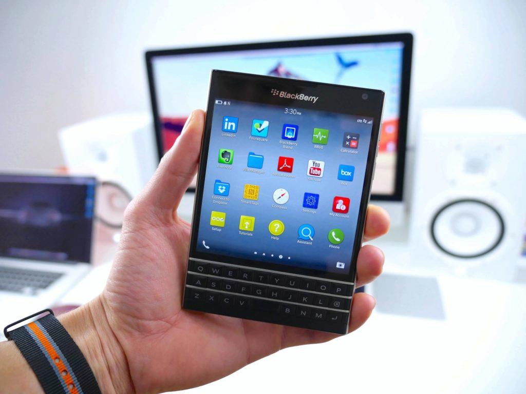 BlackBerry Passport-nejosklivejsi telefon